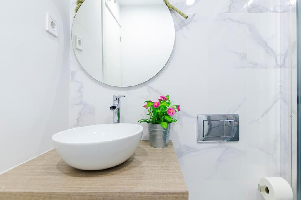 Cerca De Plaza Tirso De Molina Appartement Madrid Buitenkant foto